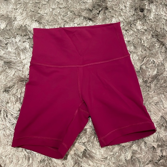 Lululemon wunder under 6 inch shorts - Picture 1 of 5